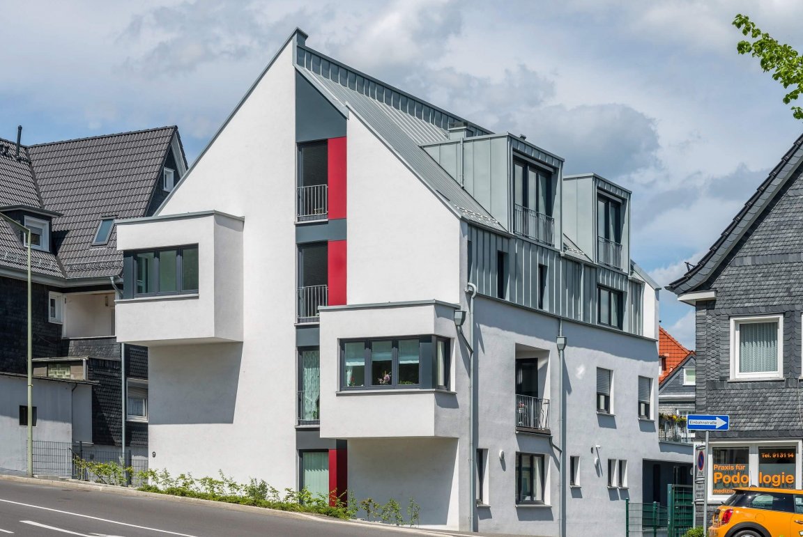 La Roche-sur-Yon Strasse - Neubau eines Wohnhauses mit Arztpraxis im Zentrum von Gummersbach